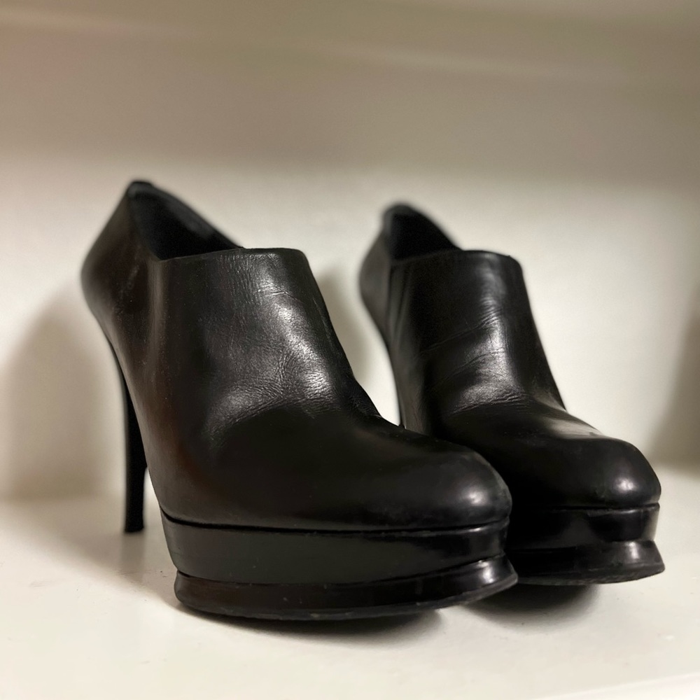 Stuart Weitzman Black Leather Platform Ankle Booties